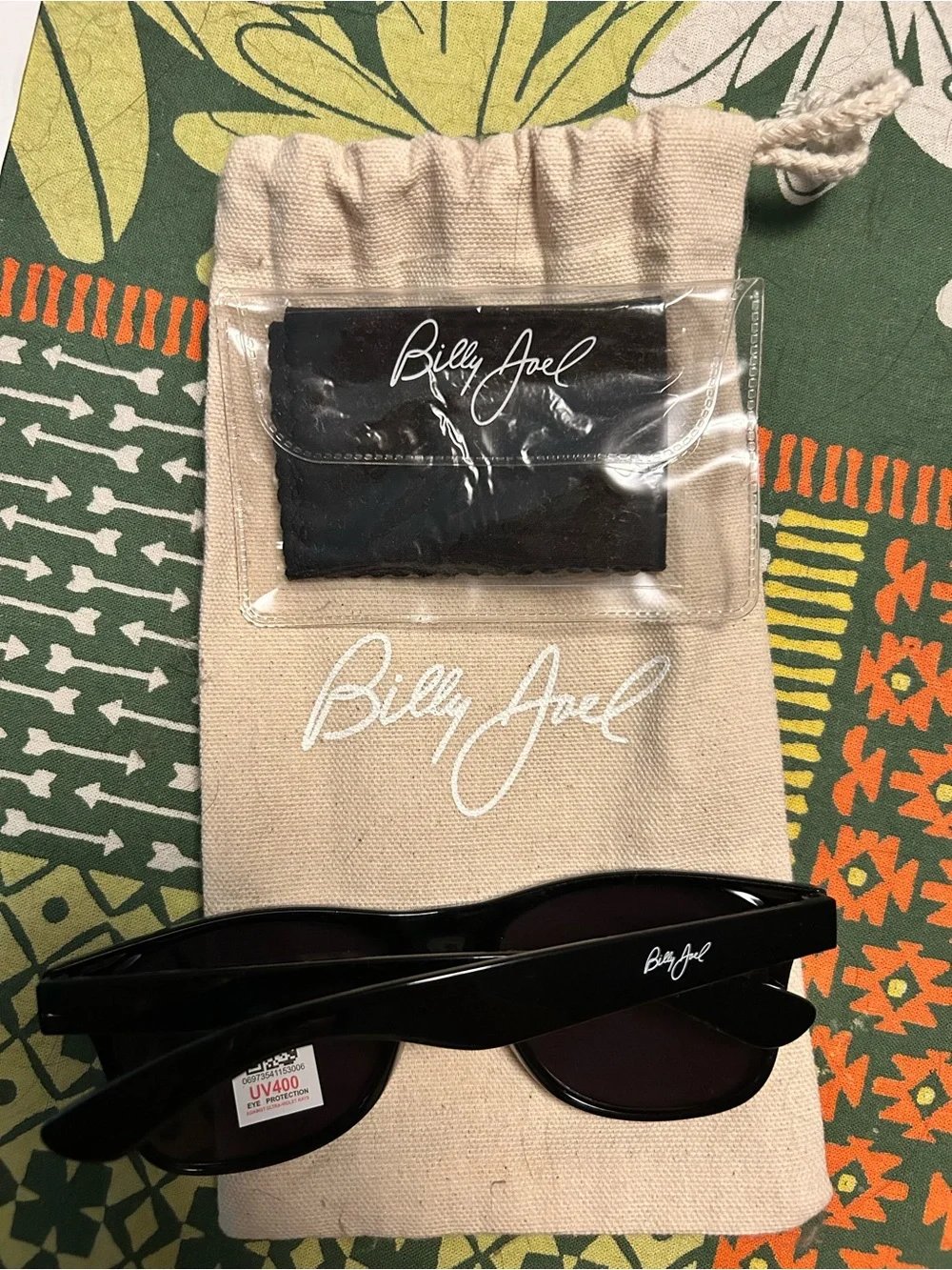 Billy Joel Sunglasses with Pouch and glasses Wipe